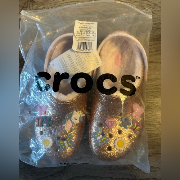 BNWT FLEECED LINED GLITTER GOLD AND PINK CROCS - Picture 4 of 4